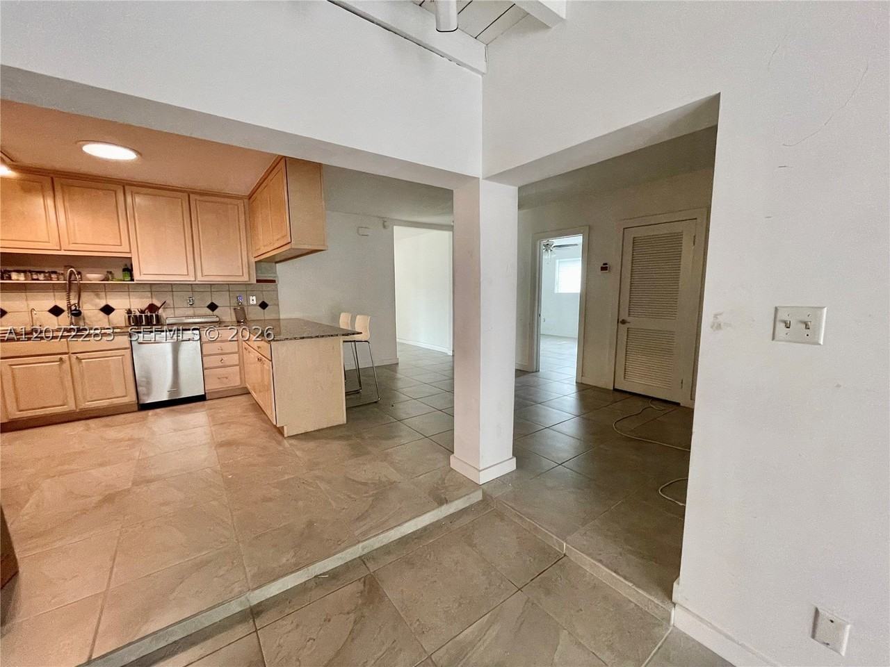 10642 Sw 77th Ave #10642 - Photo 6 of 12