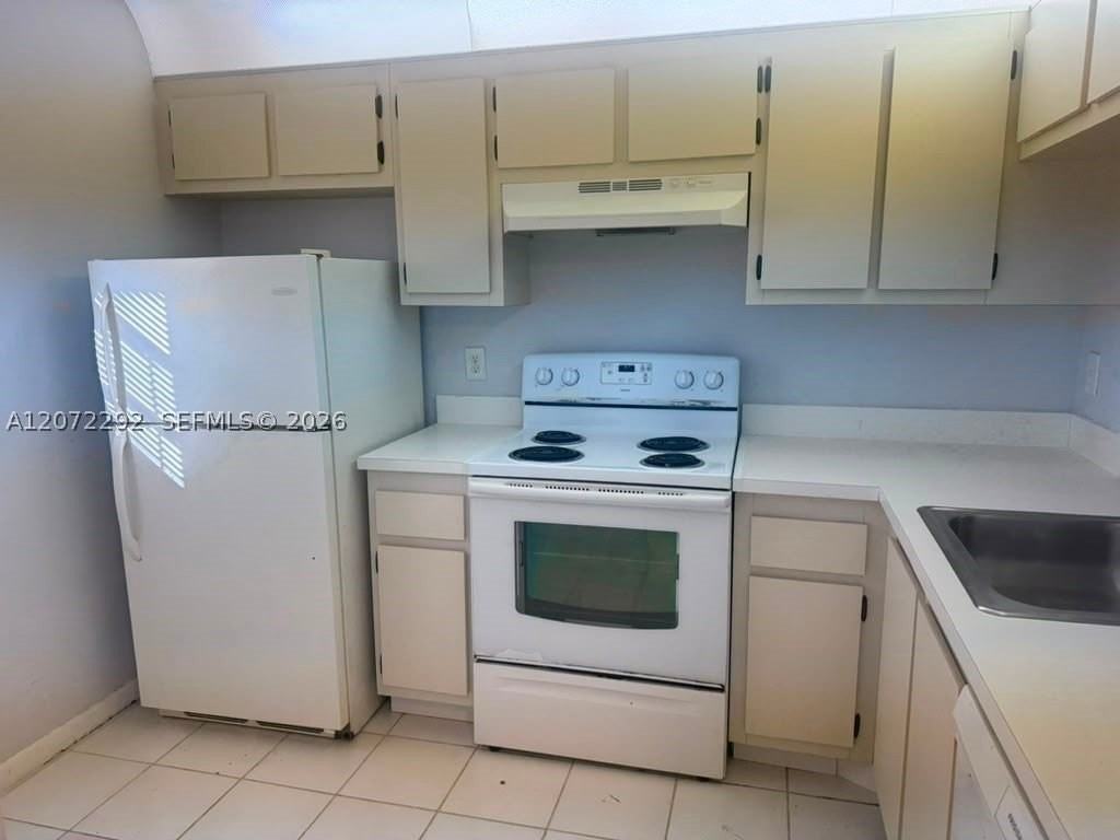 10381 Nw 8th St #102 - Photo 4 of 20
