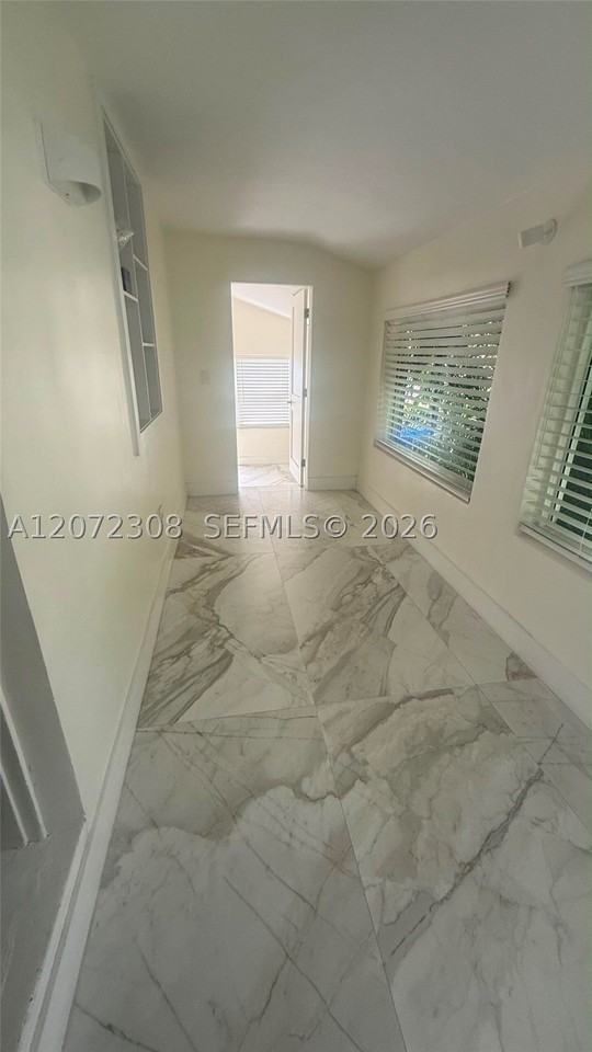 52 Ne 51st St - Photo 2 of 13
