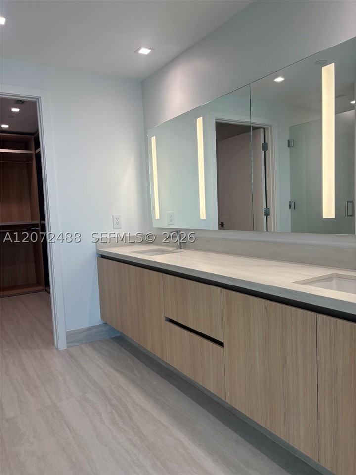 Laguna Cir #809 - Photo 7 of 10