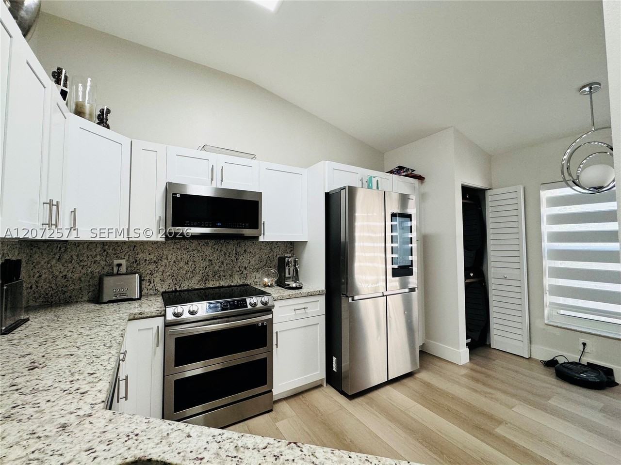 1480 Sweetbay Way - Photo 3 of 20