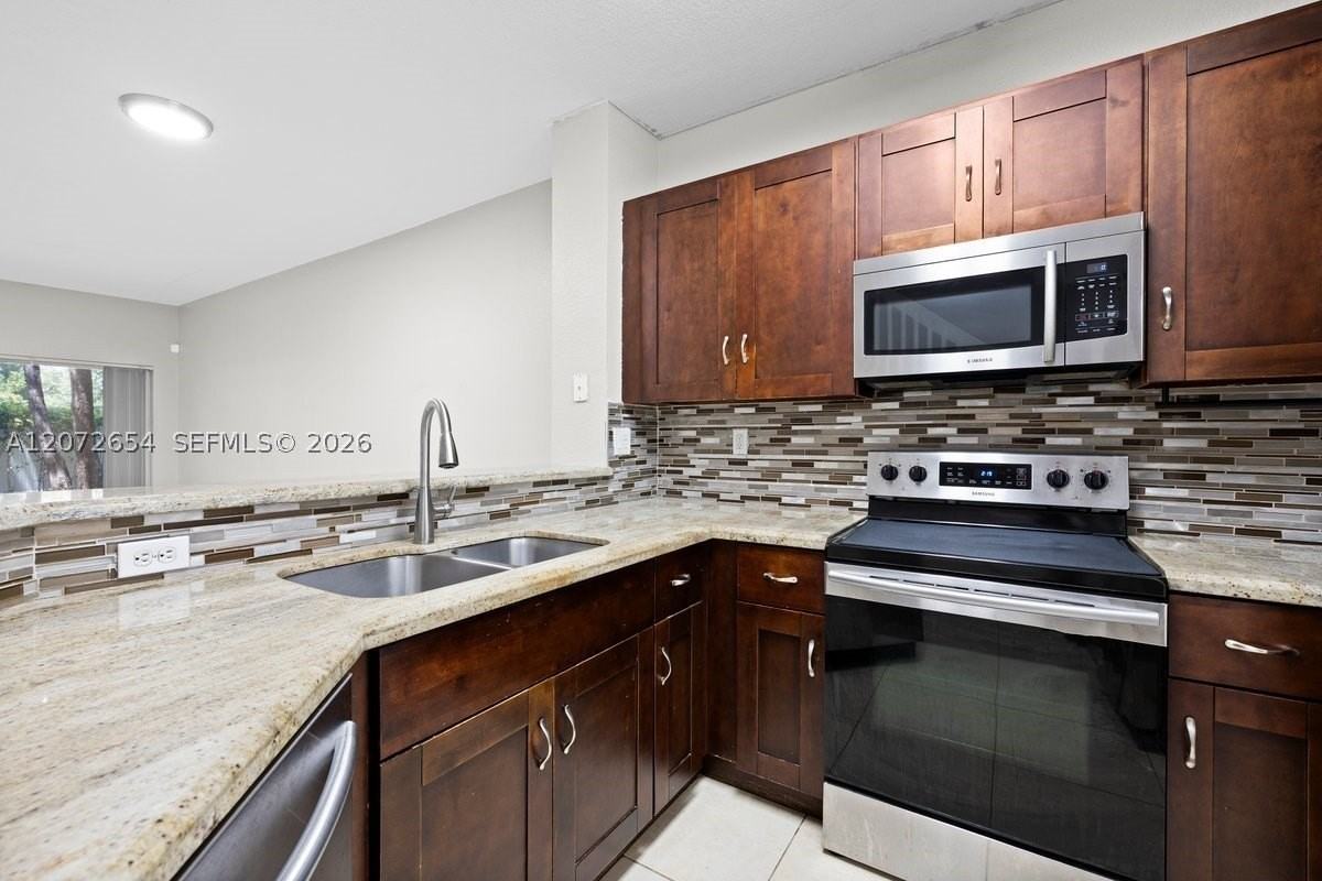 7929 Tuscany Dr - Photo 3 of 27