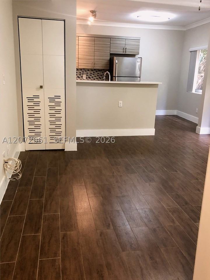 222 Sidonia Ave #12 - Photo 5 of 17