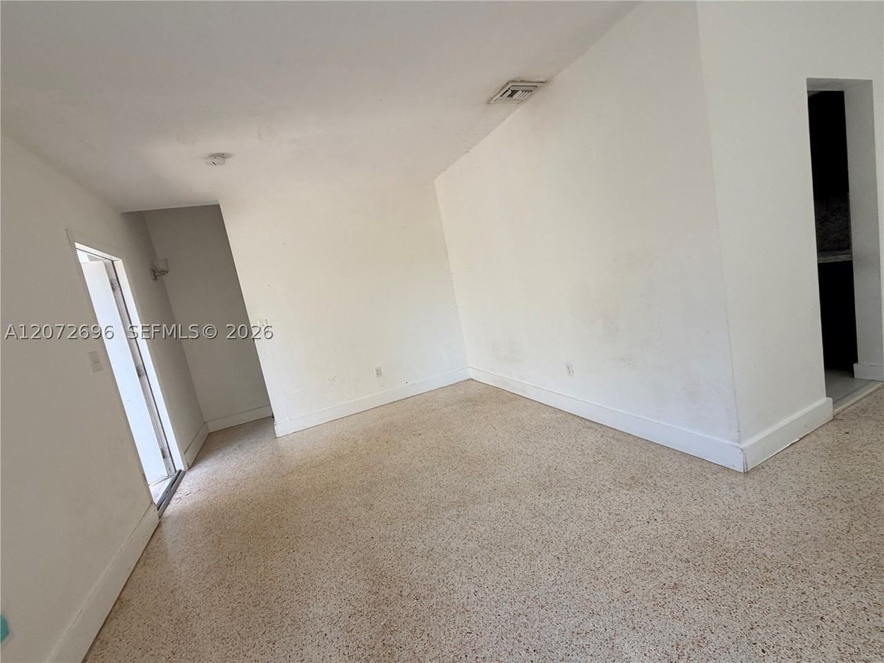 3068 Carter St #1 - Photo 5 of 20