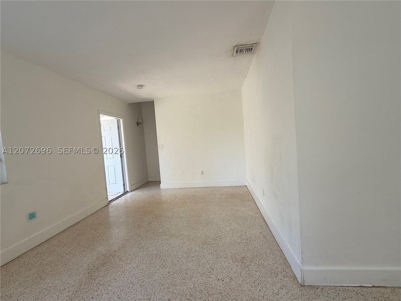 3068 Carter St #1 - Photo 6 of 20