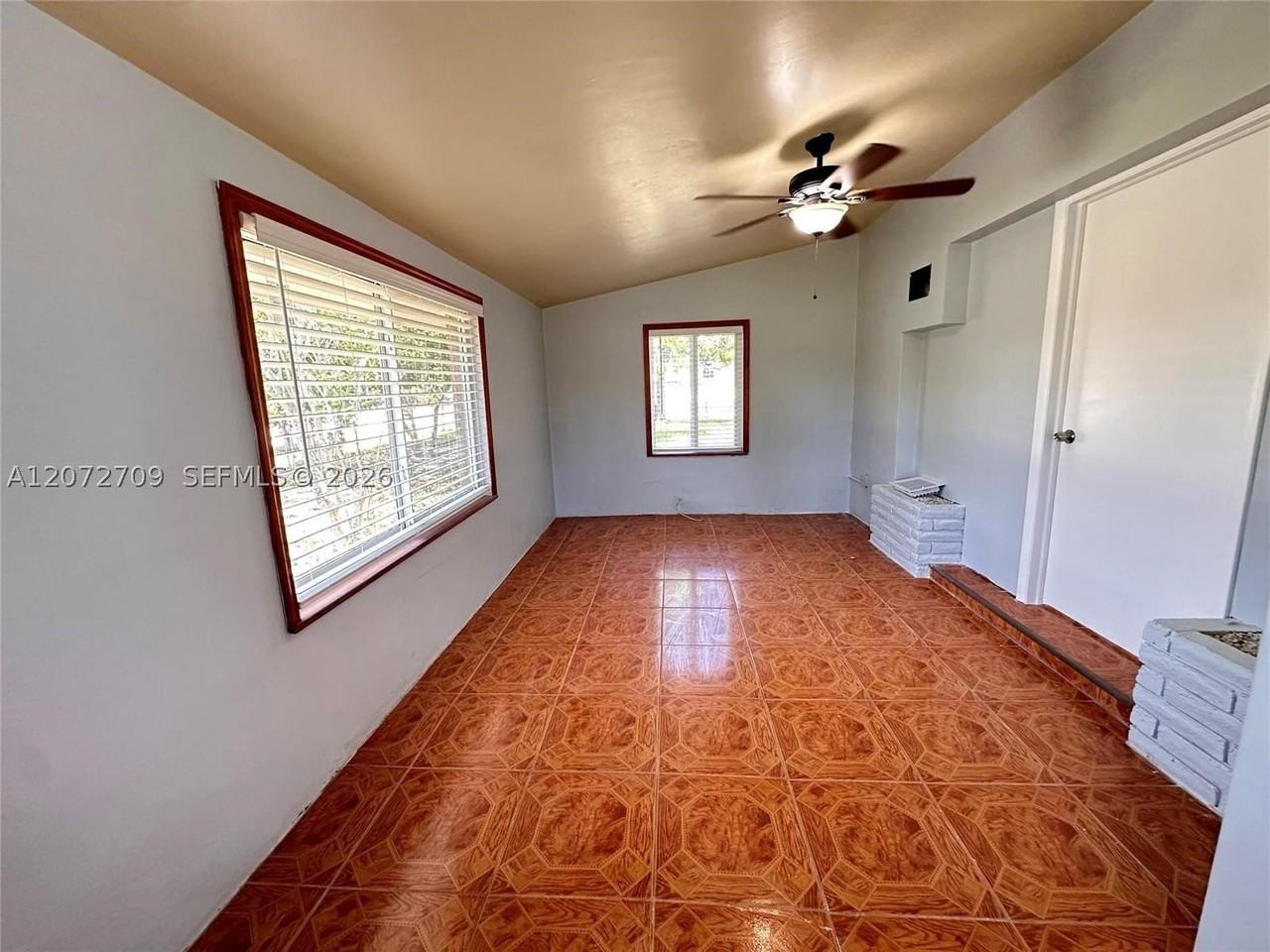 17150 Ne 4th Pl - Photo 7 of 19