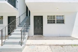 featured image of 219 Nw 10th Ave #2