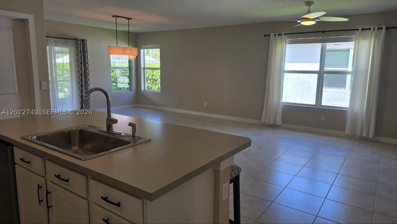 3809 Se Lee St - Photo 6 of 19