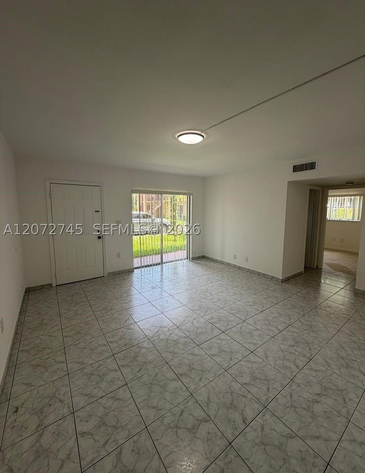 1290 Ne 119th St #2A - Photo 2 of 10