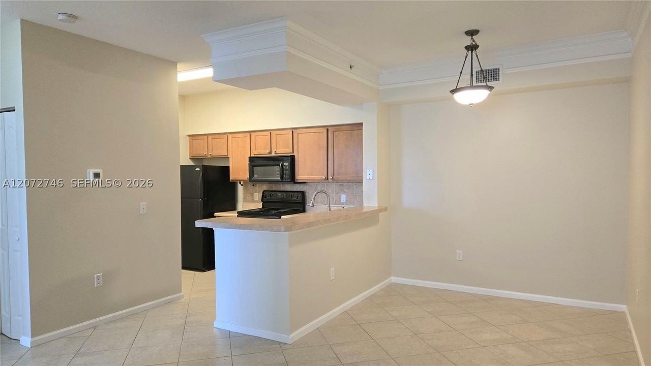 1307 Myrtlewood Cir E #1307 - Photo 7 of 23