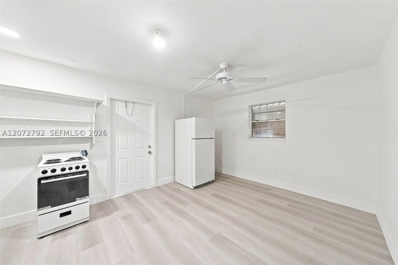 596 Nw 109th St #1 - Photo 4 of 19