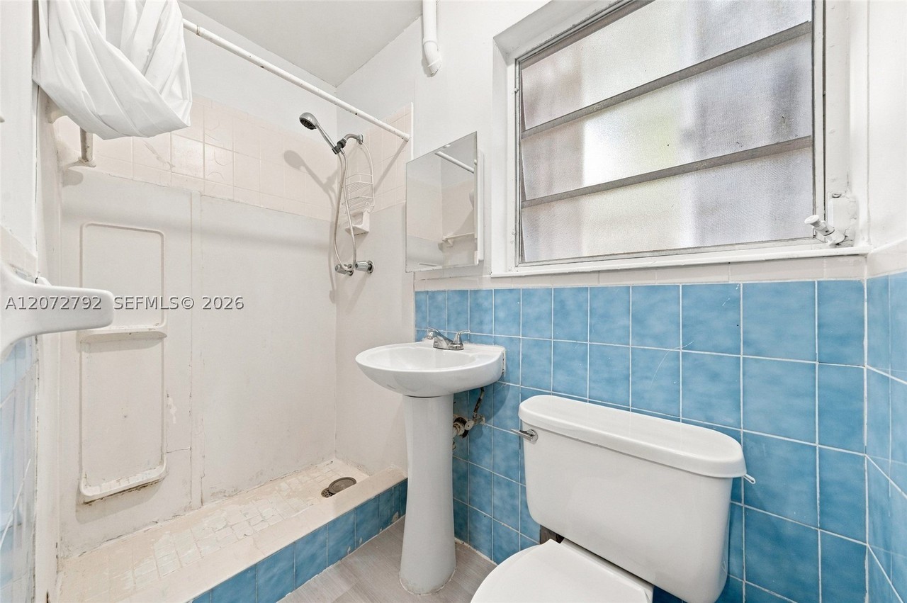 596 Nw 109th St #1 - Photo 7 of 19