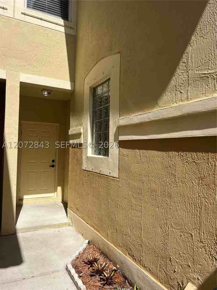 2445 Pasadena Way - Photo 2 of 13