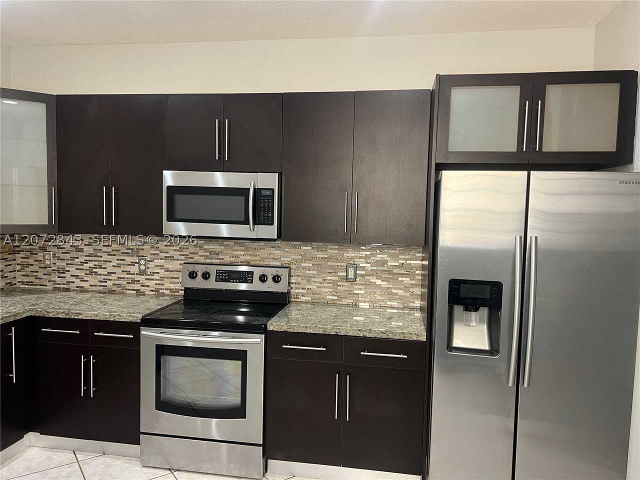 2445 Pasadena Way - Photo 3 of 13