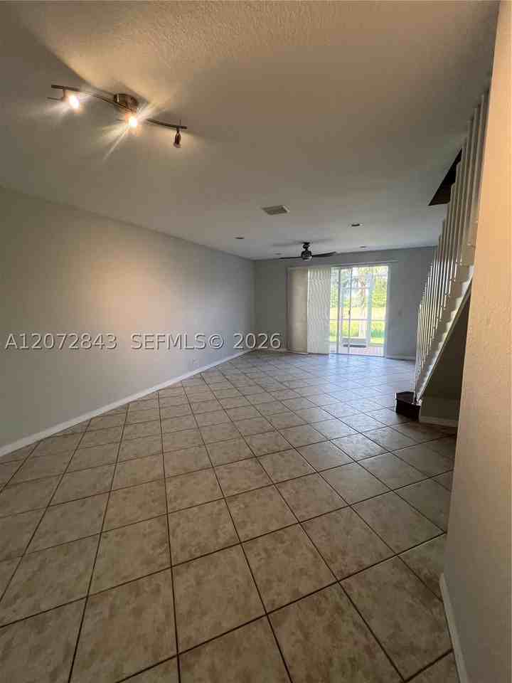 2445 Pasadena Way - Photo 6 of 13