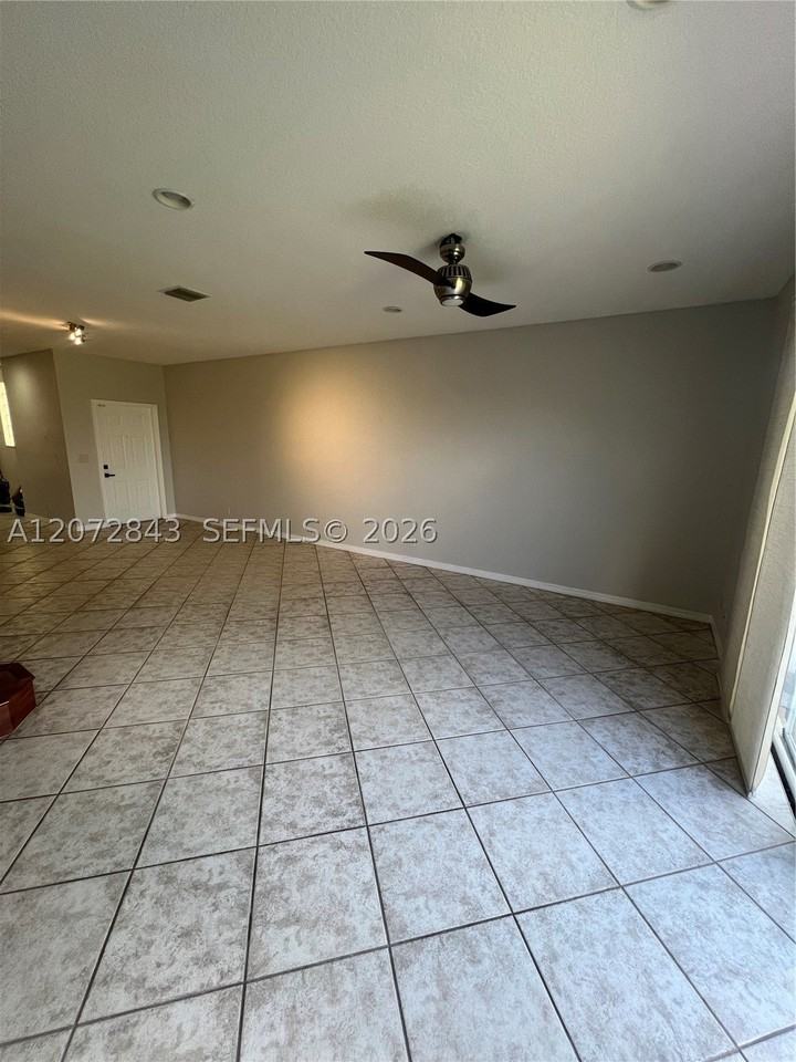 2445 Pasadena Way - Photo 7 of 13
