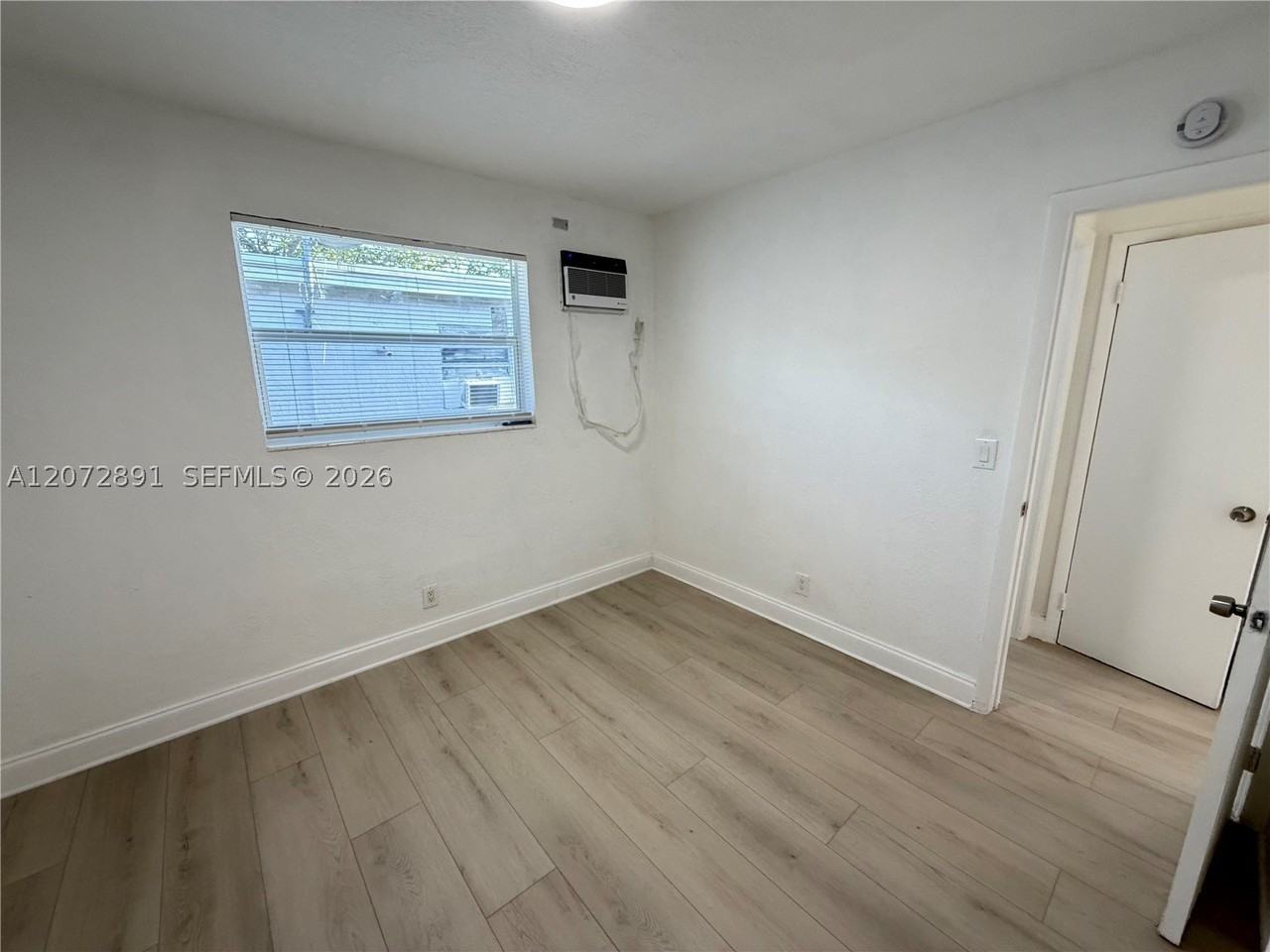 305 Nw 1st Ave #4 - Photo 5 of 22