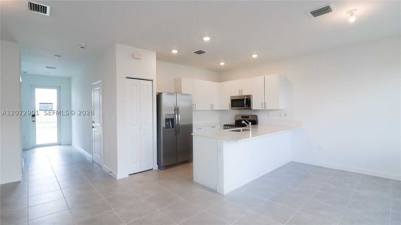 1475 Se 7th Ter - Photo 3 of 29