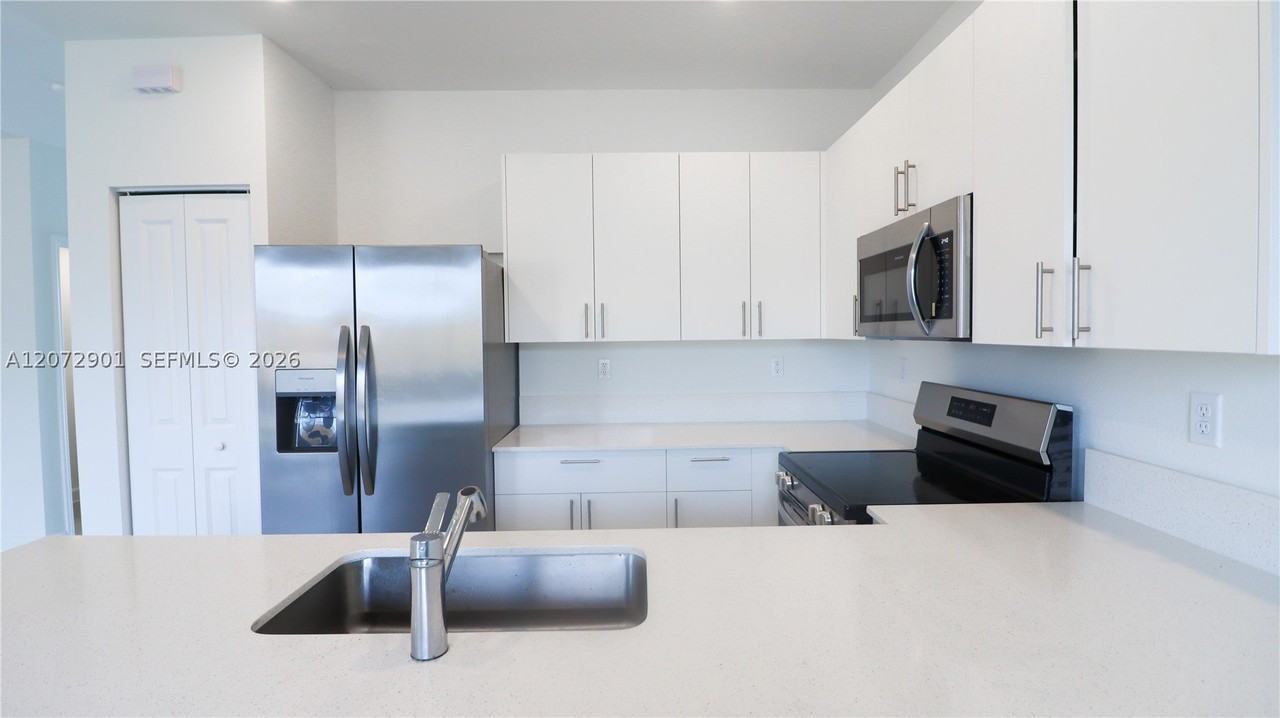 1475 Se 7th Ter - Photo 6 of 29