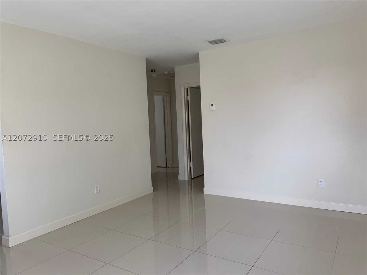 1200 Sw 31st Ave #1 - Photo 5 of 9