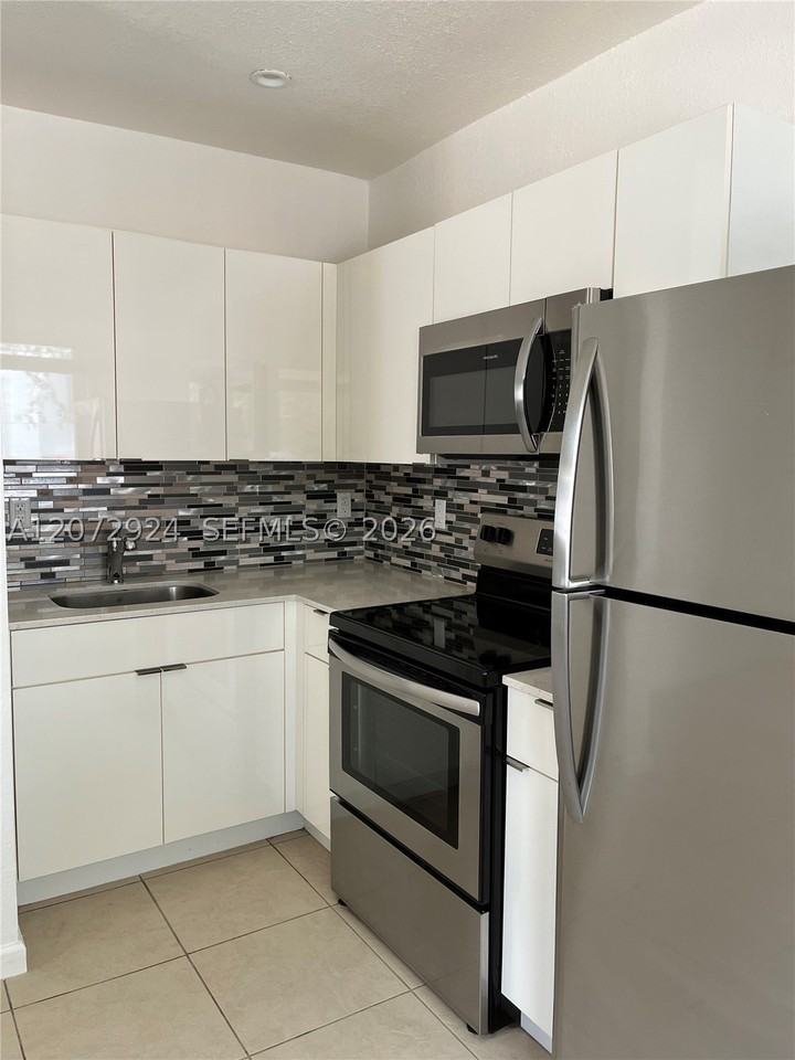 6331 Ne 4th Ct #1 - Photo 4 of 10