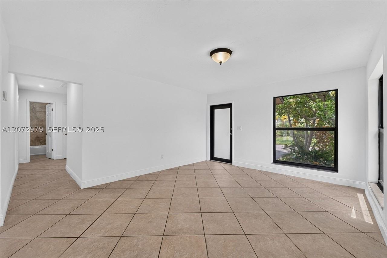 11916 Sw 123rd Pl - Photo 6 of 31