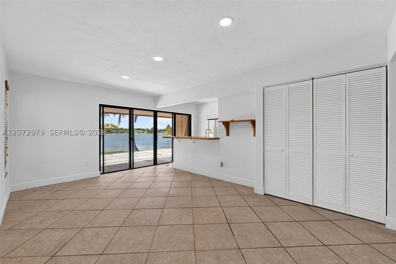 11916 Sw 123rd Pl - Photo 7 of 31