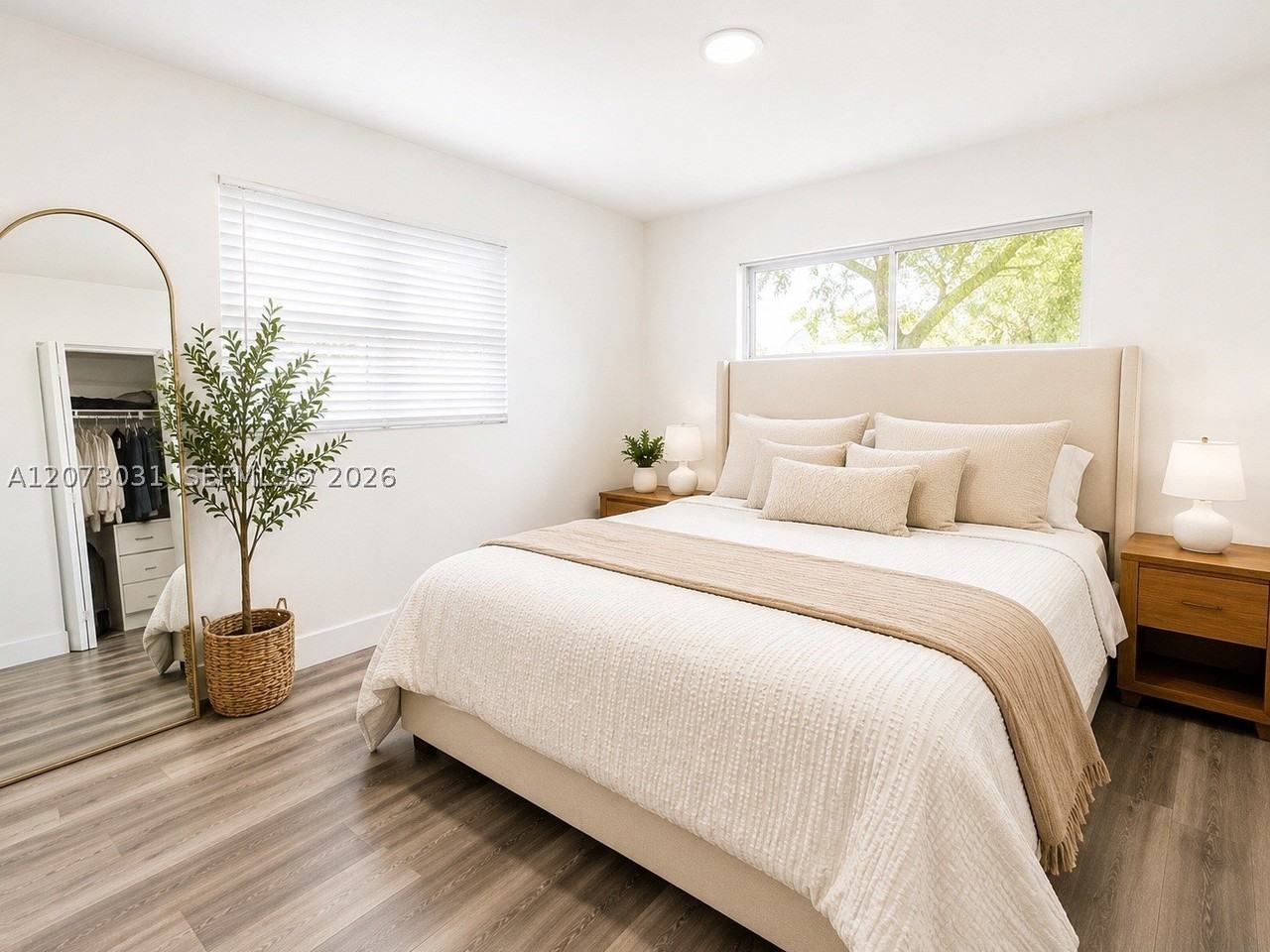 4555 Arthur St - Photo 3 of 5