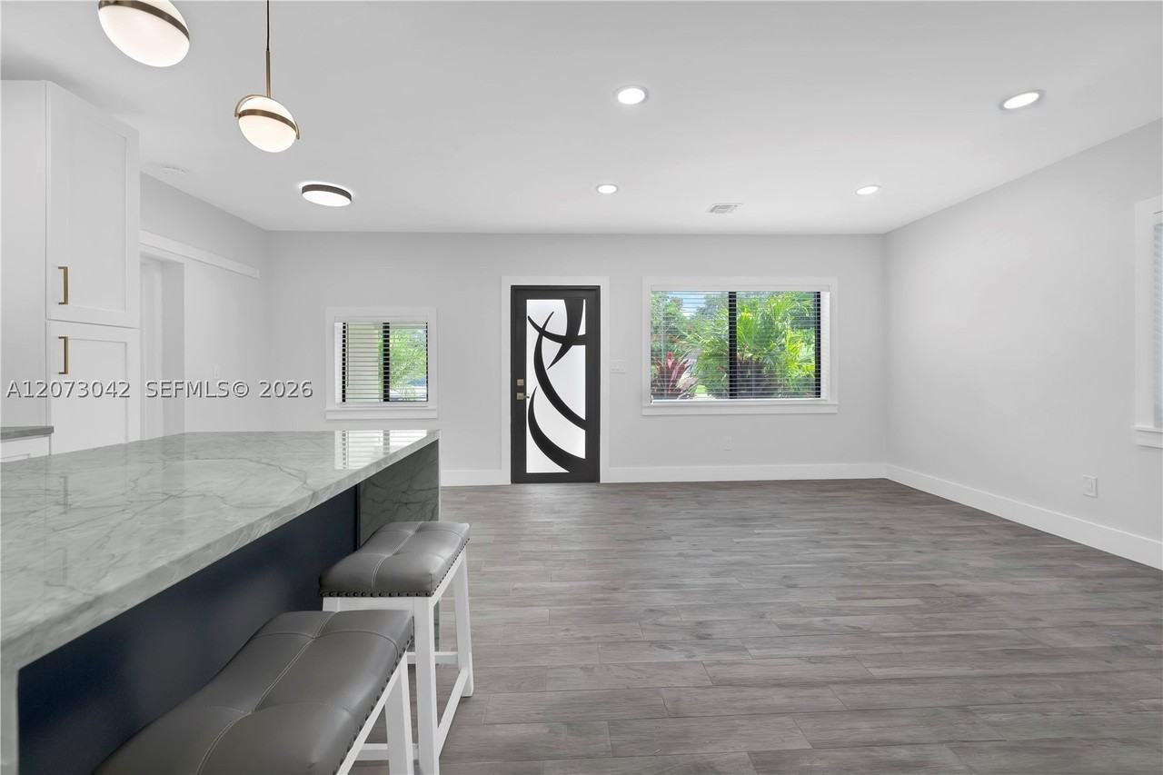 1566 Ne 174th St - Photo 5 of 22