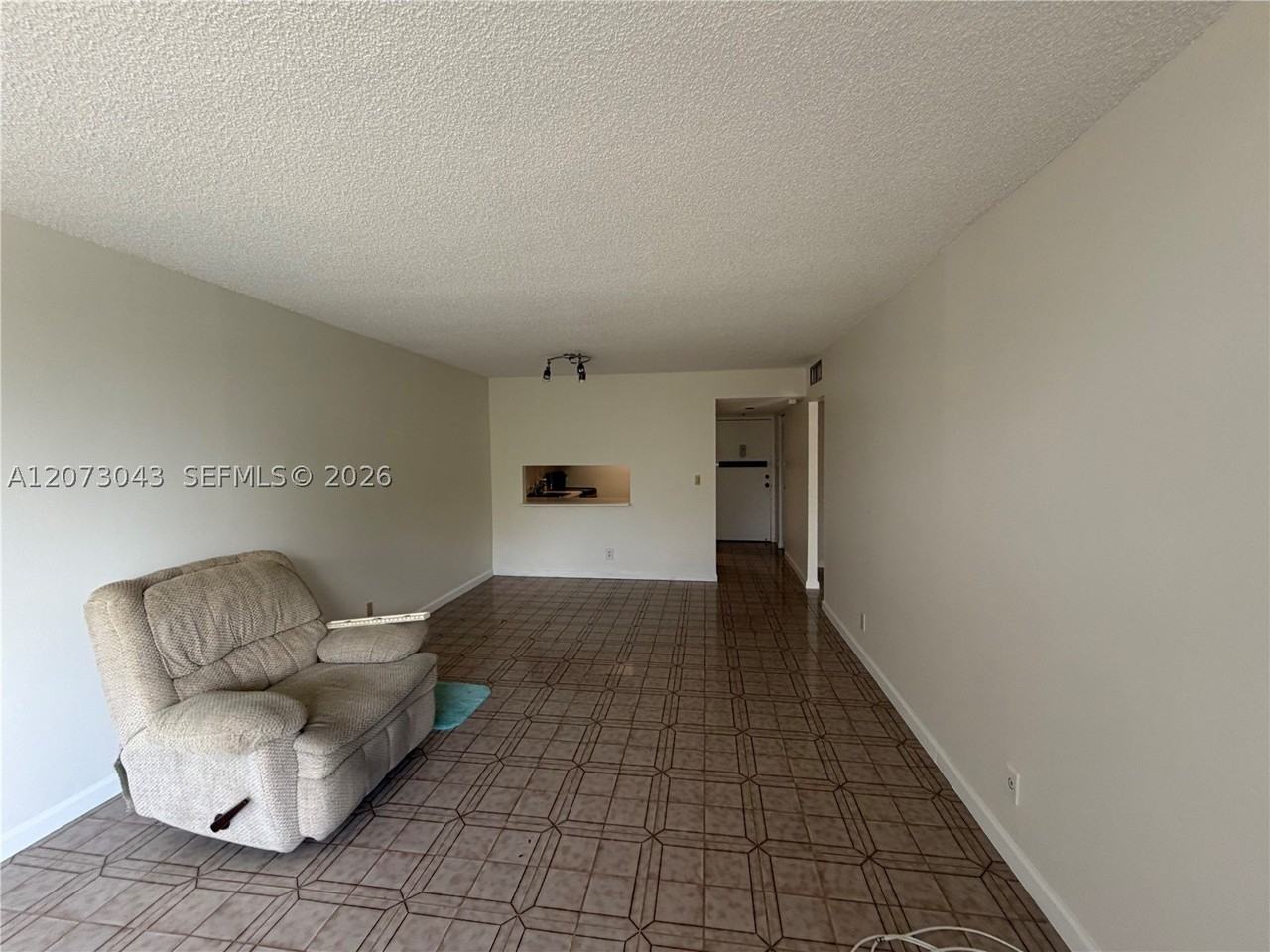 1825 W 44th Pl #308 - Photo 4 of 7