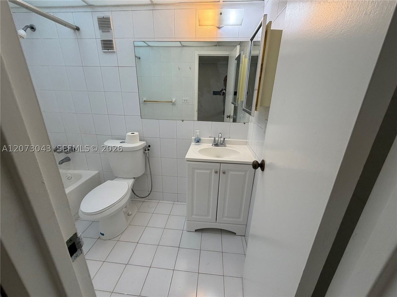 1825 W 44th Pl #308 - Photo 5 of 7