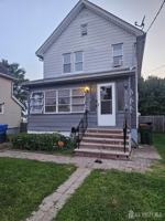 featured image of 327 Berry St