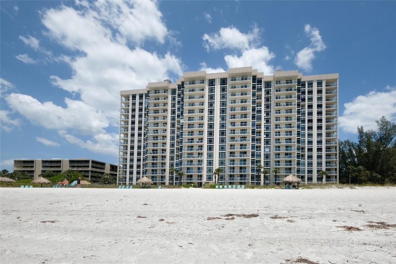 2425 Gulf Of Mexico Dr #7B - Photo 3 of 30
