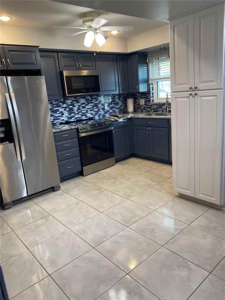 5555 Gulf Blvd #104 - Photo 5 of 35