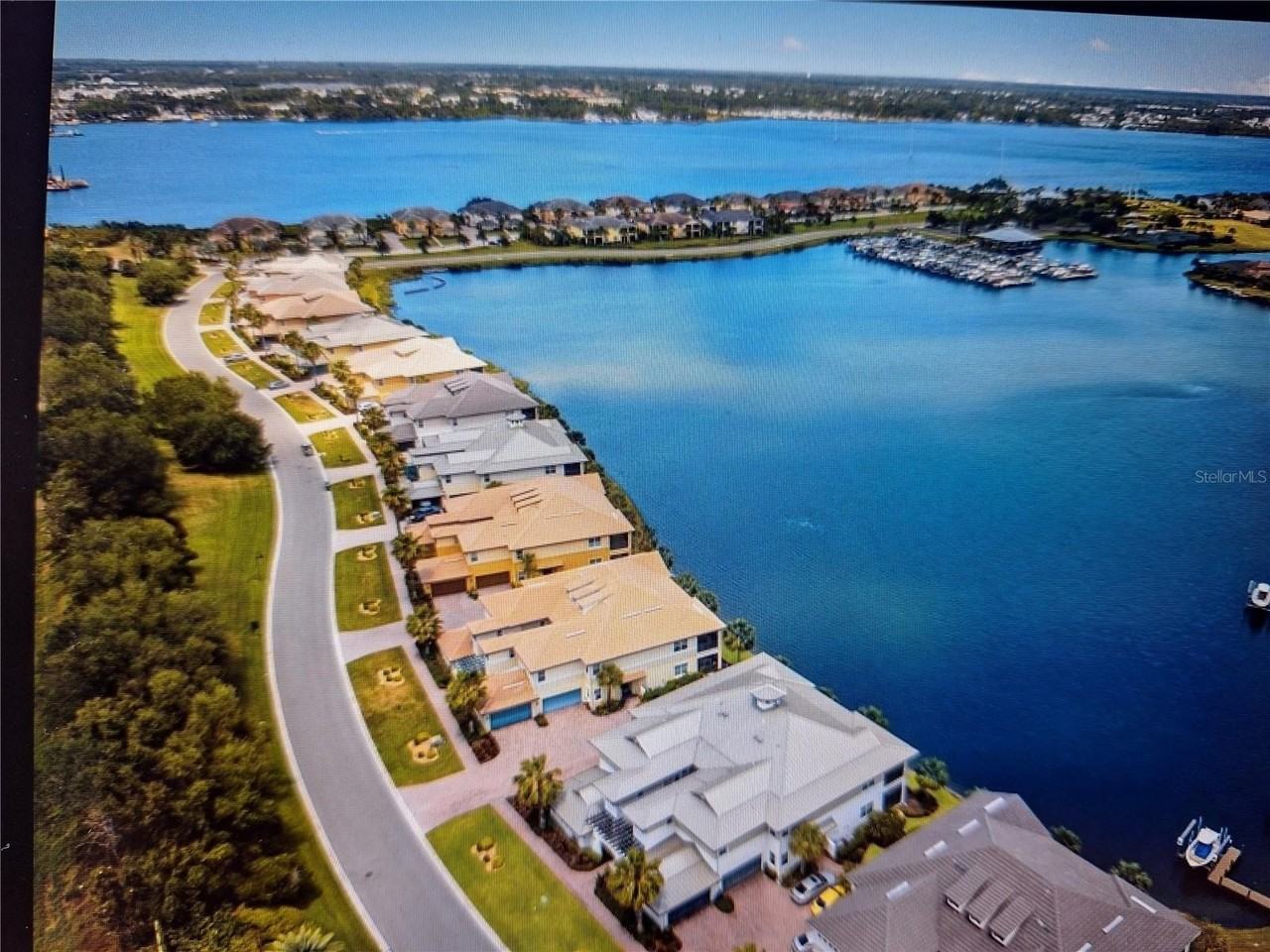 1121 Riverscape St - Photo 2 of 50