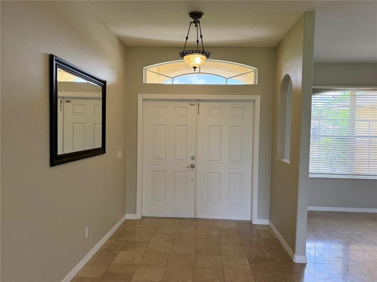 1204 S San Mateo Dr - Photo 3 of 38