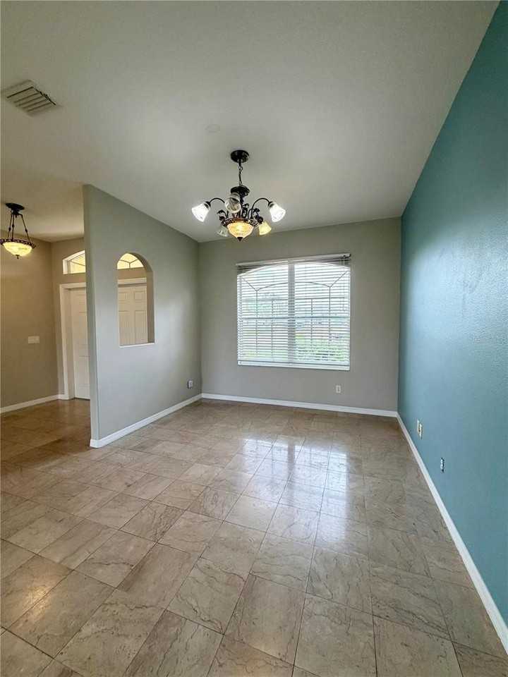 1204 S San Mateo Dr - Photo 4 of 38