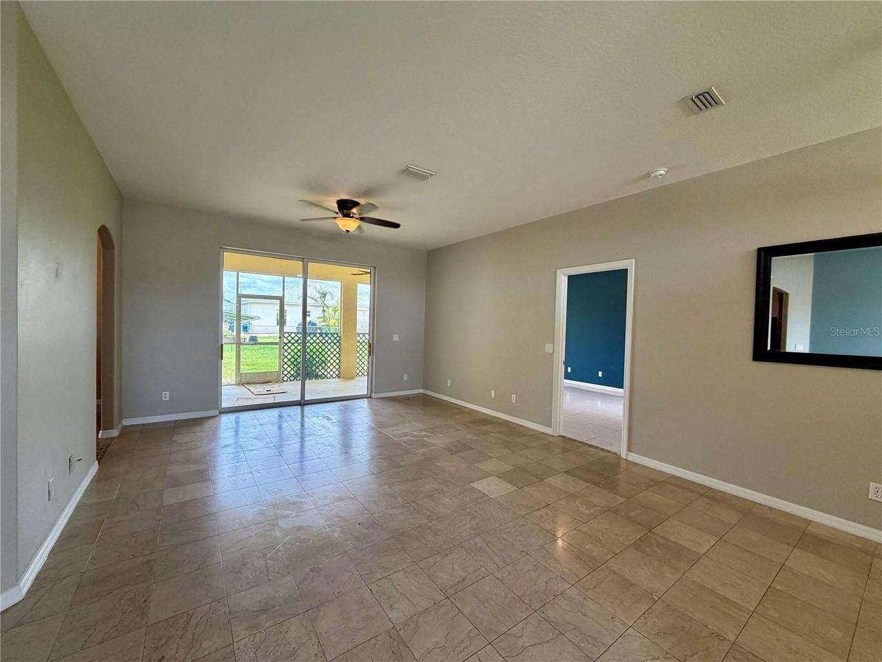 1204 S San Mateo Dr - Photo 5 of 38