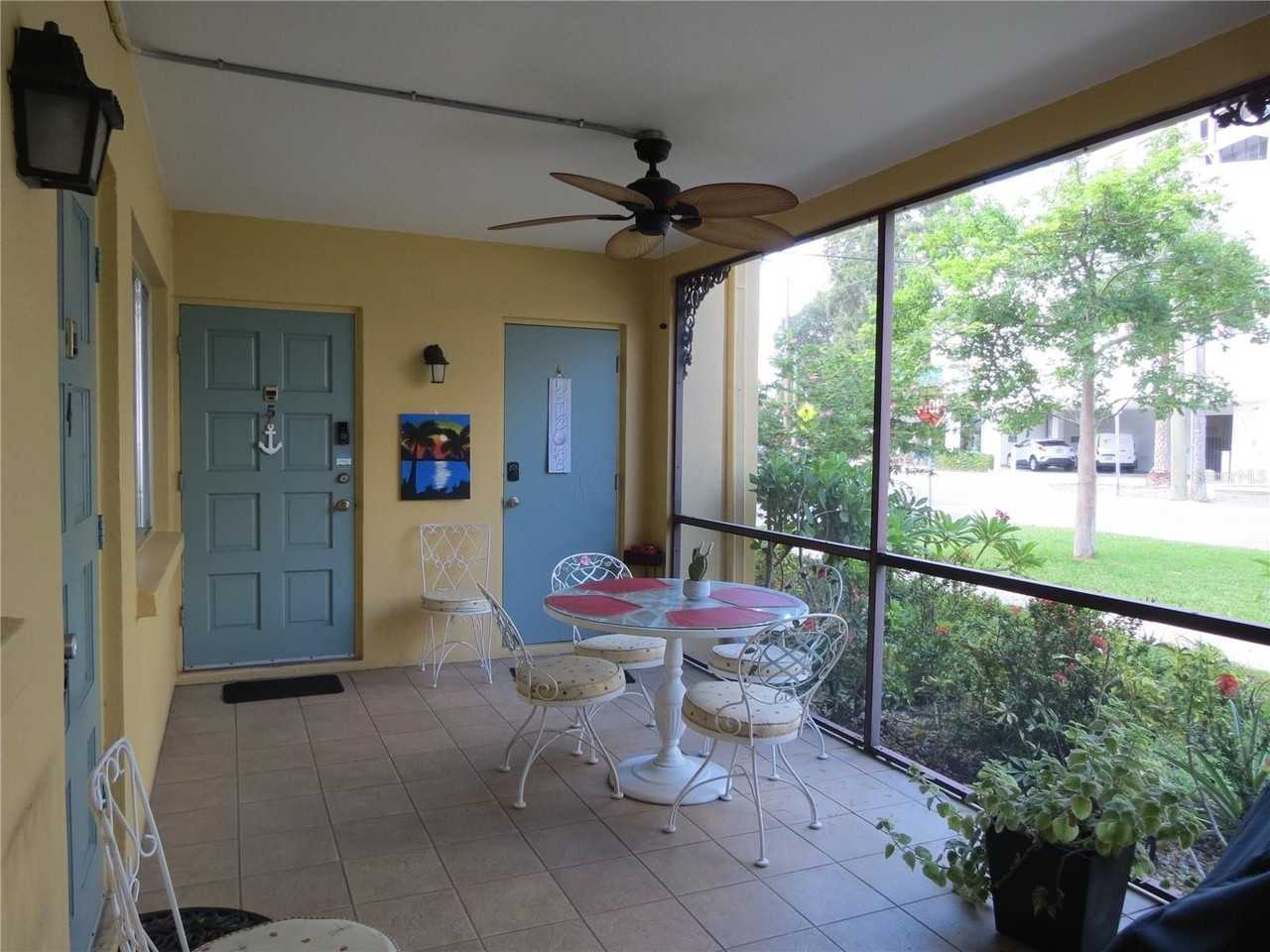 615 S Palm Ave #4 - Photo 3 of 13