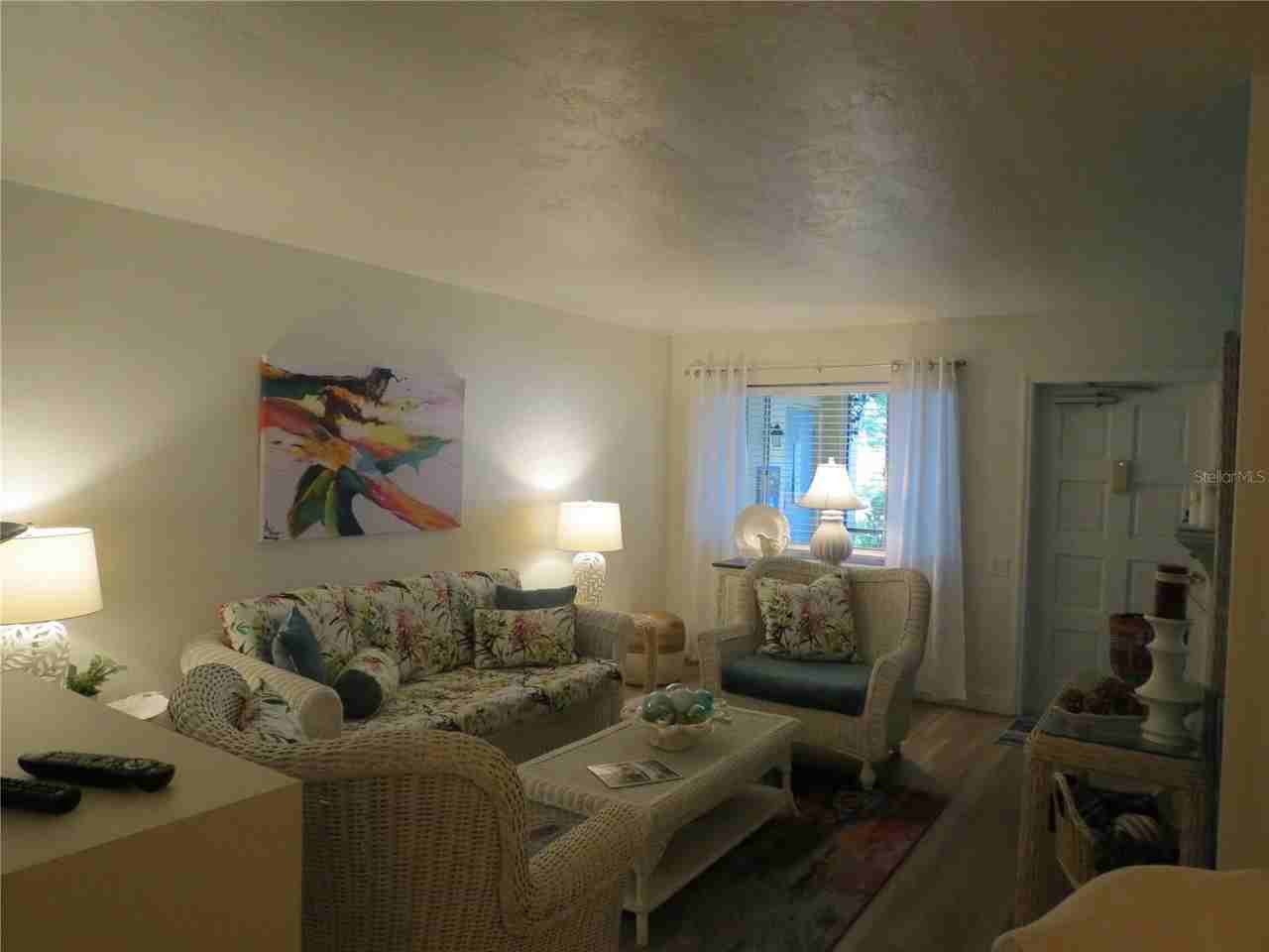 615 S Palm Ave #4 - Photo 4 of 13