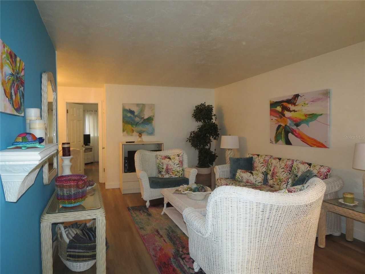 615 S Palm Ave #4 - Photo 5 of 13