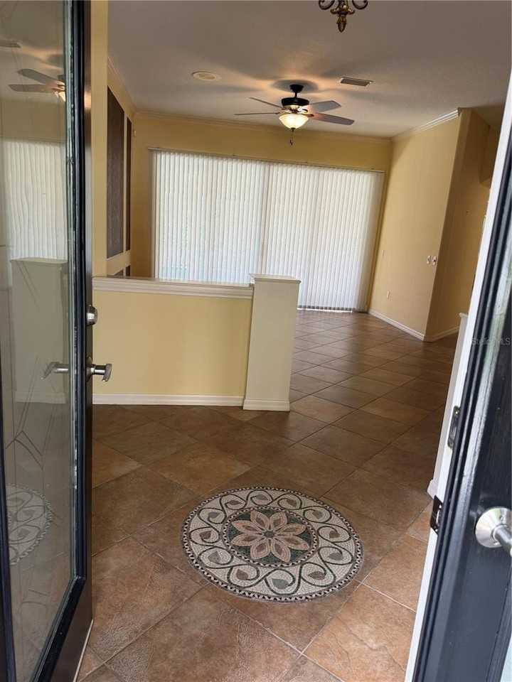 8544 Park Shore Ln - Photo 5 of 35