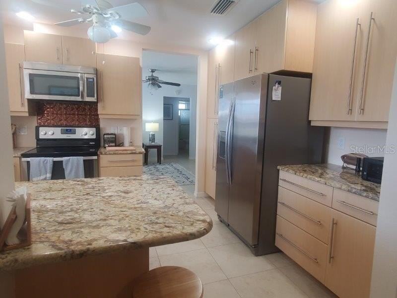 423 Matares Dr - Photo 7 of 24