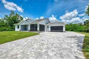 featured image of 2129 Lorraine Dr