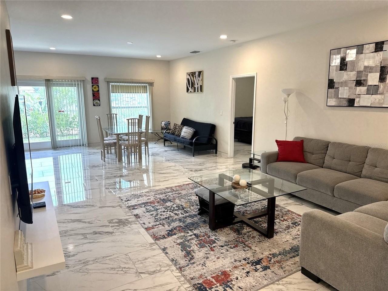 1501 Helene Ave - Photo 3 of 19
