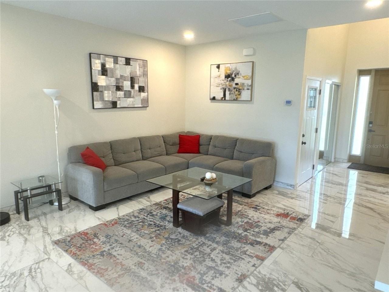 1501 Helene Ave - Photo 5 of 19