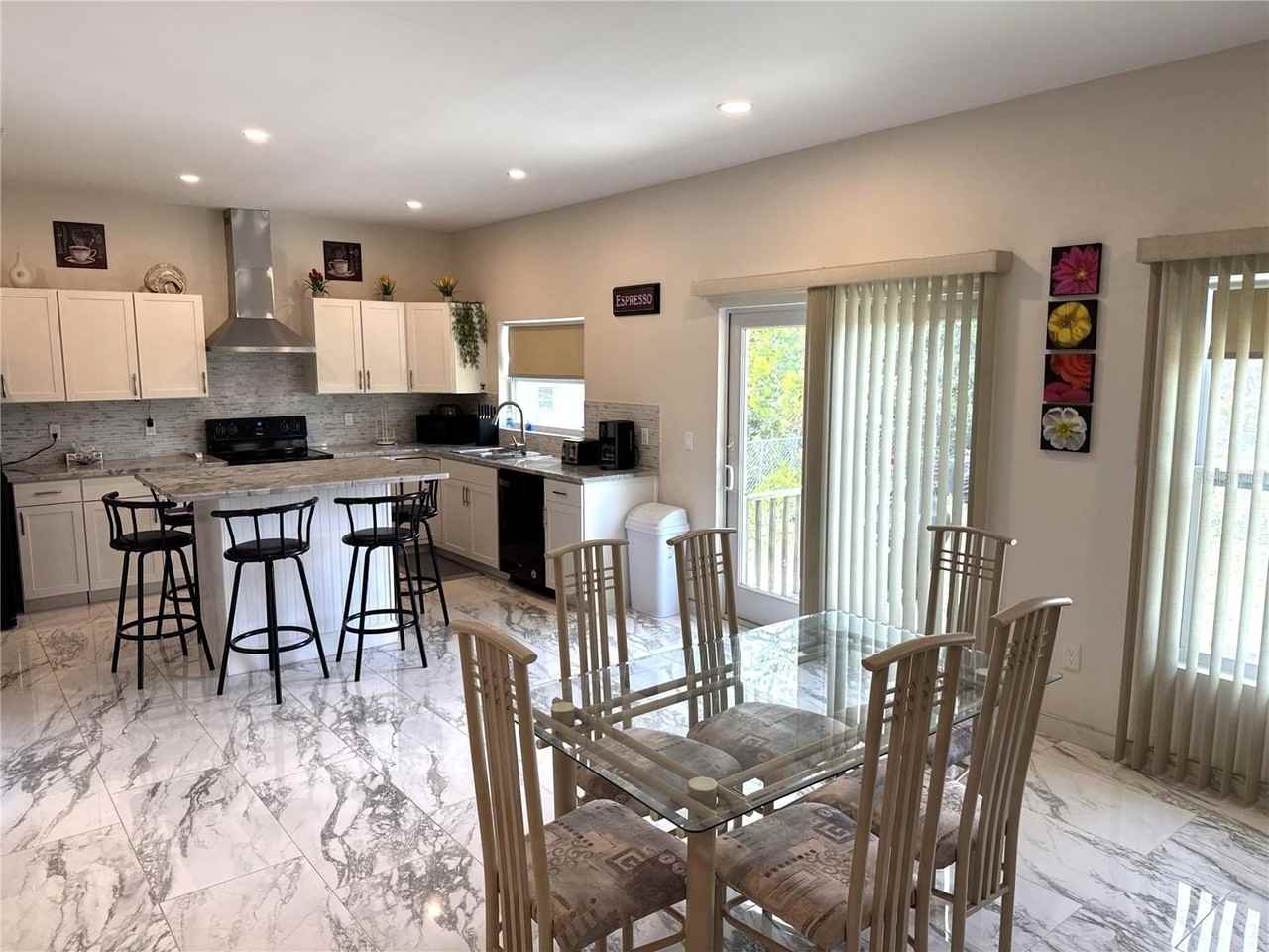 1501 Helene Ave - Photo 7 of 19
