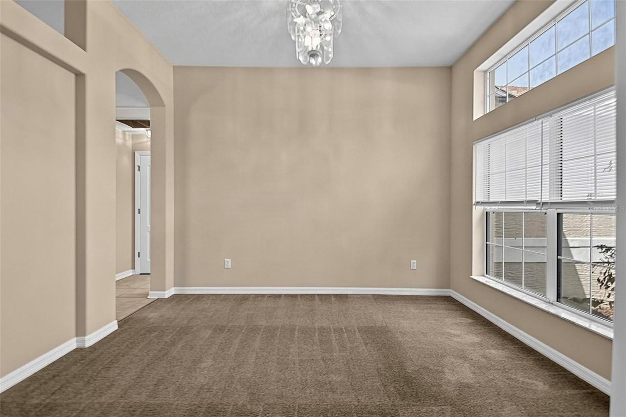 132 Berkshire Ln - Photo 6 of 50