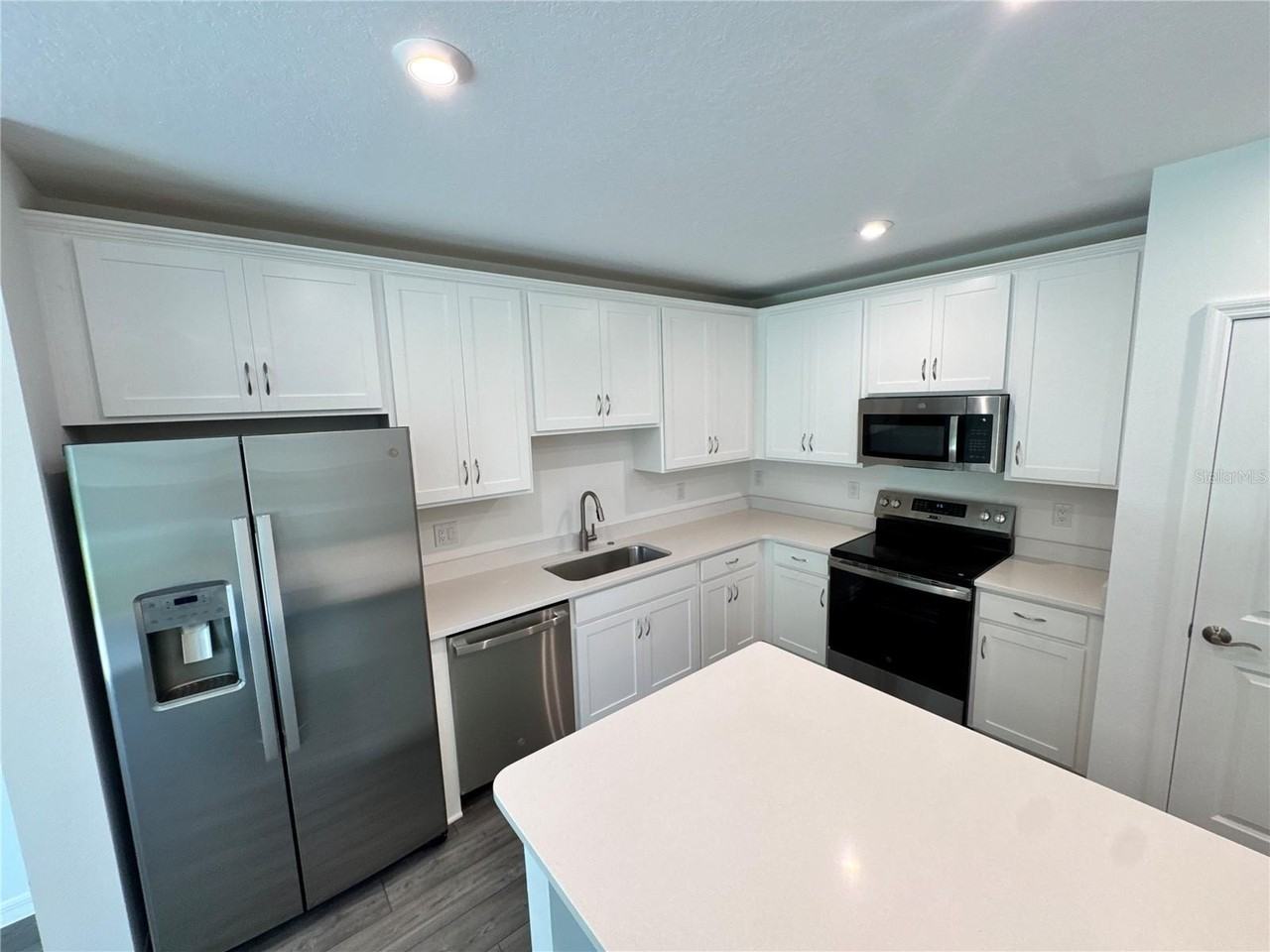 3031 Jessamine Dr - Photo 3 of 21