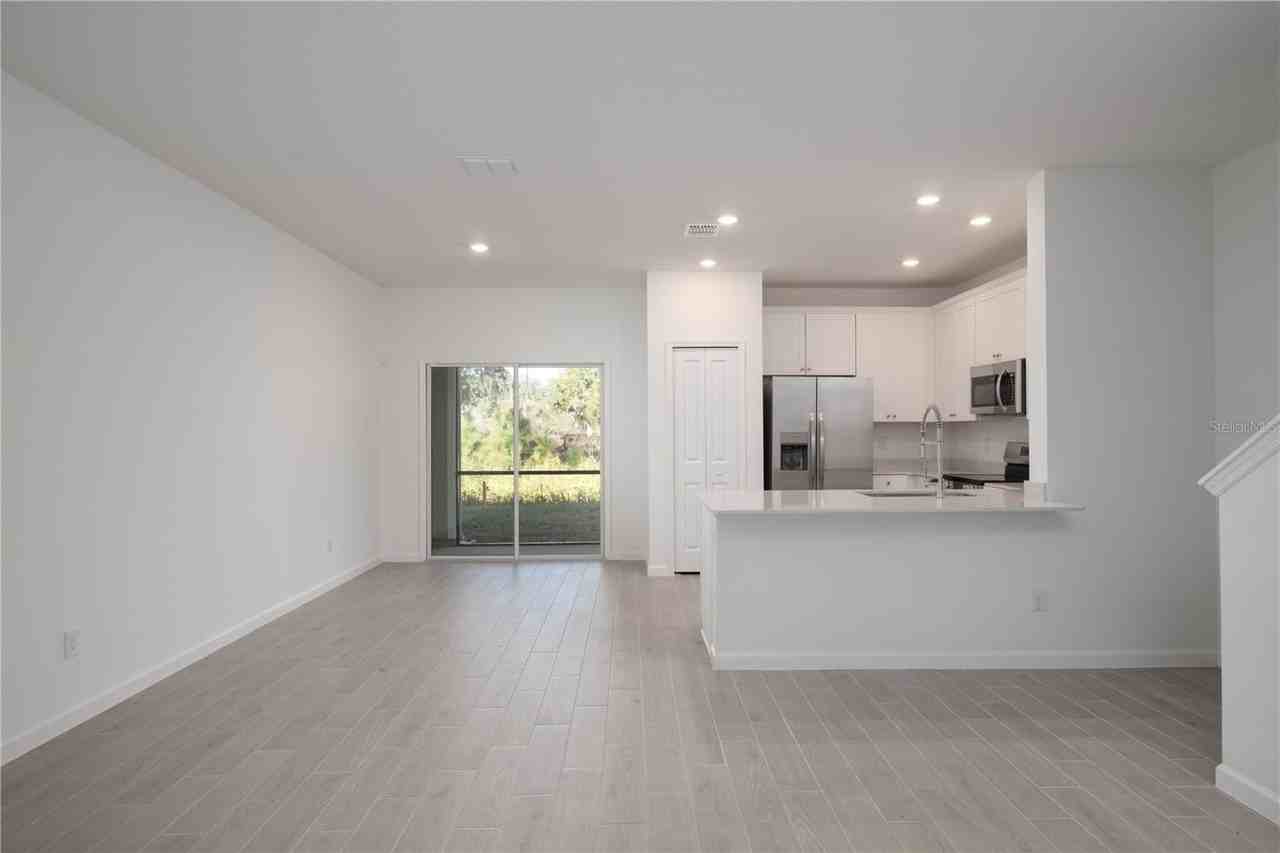 704 Nw 126th Ter #704 - Photo 6 of 35